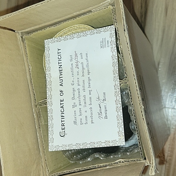 NWT Twin Porcelain Collectable Dolls - Picture 13 of 13